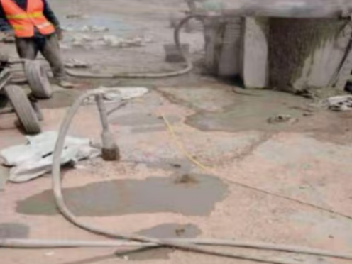 安居水泥混凝土路面板底注浆技术 路面脱空注浆整治方案